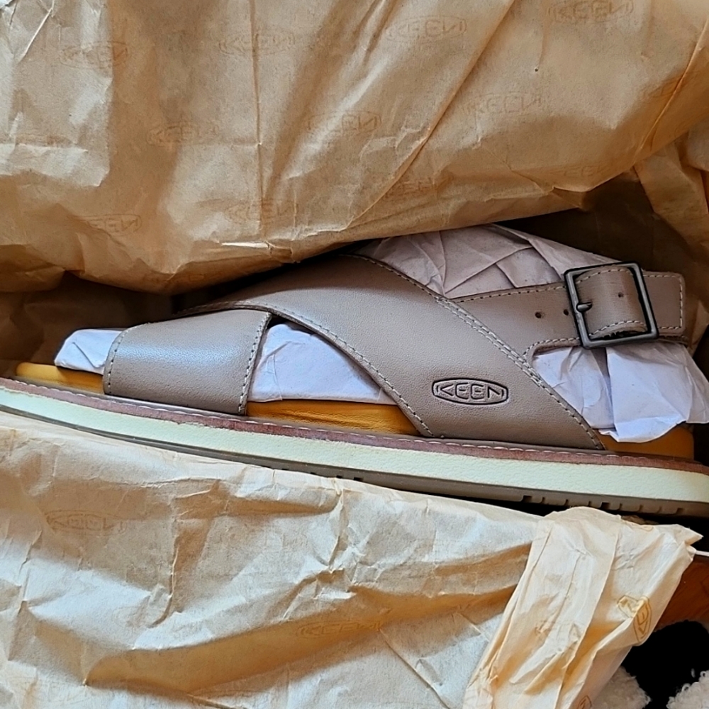 KEEN Lana Cross Sandal 5.5
